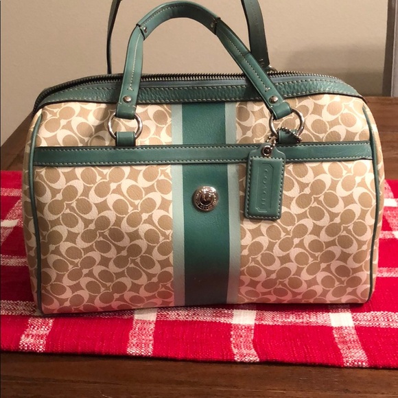 Coach hand bag - Picture 3 of 8